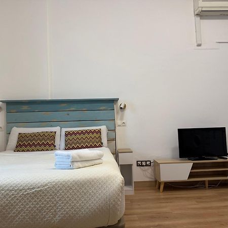 Lovely Studio In The Heart Of Malaga Free Swimming Pool Exterior photo